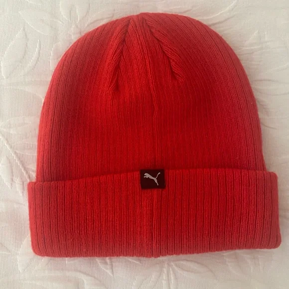 NWOT - Puma Fundamental Cuff Red Beanie, One Size - Picture 2 of 2